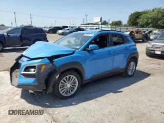 ✅ 2021 Hyundai Kona SEL • VIN: KM8K2CAA9MU601297 • Лот: 68967475. Опубликован ранее на Copart с пробегом Не указан. Бесплатный доступ к архиву аукционных продаж из США и подробный отчёт об истории автомобиля на DreamBid. Изображение 1.