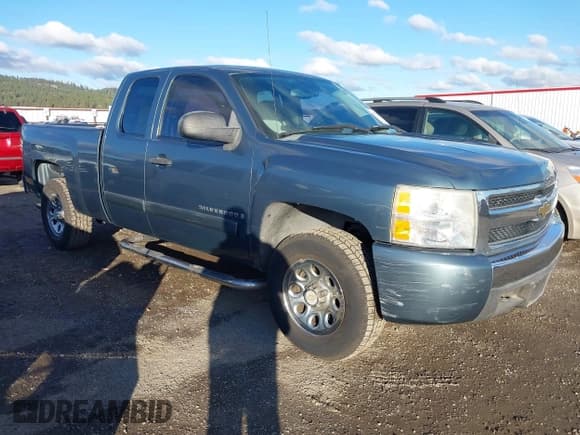 ✅ 2007 Chevrolet Silverado 1500 Work Truck • VIN: 1GCEC19C47Z526539 • Лот: 43741060. Опубликован ранее на IAAI с пробегом 98 857 миль. Бесплатный доступ к архиву аукционных продаж из США и подробный отчёт об истории автомобиля на DreamBid. Изображение 1.
