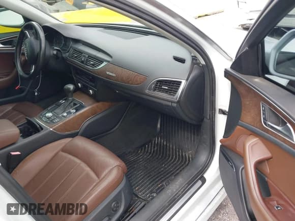 ✅ 2014 Audi A6 Prestige • VIN: WAUHGAFC1EN037698 • Lot: 42605685. Wystawiony na IAAI z przebiegiem 128 051 mil. Bezpłatny archiwum sprzedaży aukcyjnych z USA i szczegółowy raport historii pojazdu na DreamBid. Zdjęcie 5.