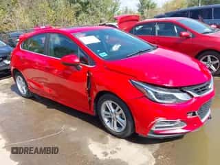 2018 Chevrolet Cruze LT с VIN 3G1BE6SM9JS652308, выставлен на аукционе IAAI как лот 43371513 с пробегом 62 147 миль миль и . История ставок и продаж доступна на DreamBid. Изображение 1.