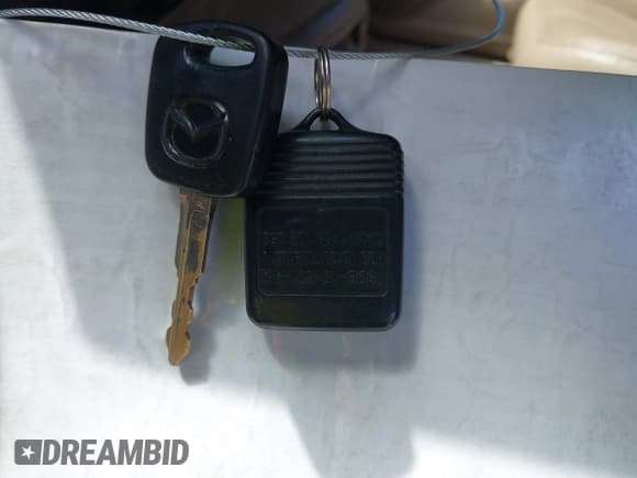 ✅ 2002 Mazda Tribute LX • VIN: 4F2YU09172KM36435 • Lot: 42255598. Wystawiony na IAAI z przebiegiem 120 860 mil. Bezpłatny archiwum sprzedaży aukcyjnych z USA i szczegółowy raport historii pojazdu na DreamBid. Zdjęcie 11.