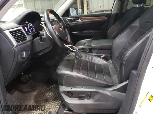 ✅ 2019 Volkswagen Atlas SEL Premium • VIN: 1V2NR2CA5KC530086 • Lot: 55745515. Listed on Copart with 96,092 mi. Free auction sales archive from the USA and detailed vehicle history report at DreamBid. Image 7.