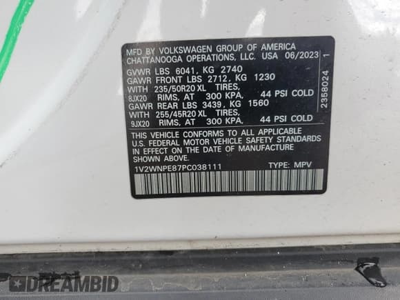 ✅ 2023 Volkswagen ID.4 Pro S • VIN: 1V2WNPE87PC038111 • Лот: 70380155. Опубликован ранее на Copart с пробегом 13 270 миль. Бесплатный доступ к архиву аукционных продаж из США и подробный отчёт об истории автомобиля на DreamBid. Изображение 13.