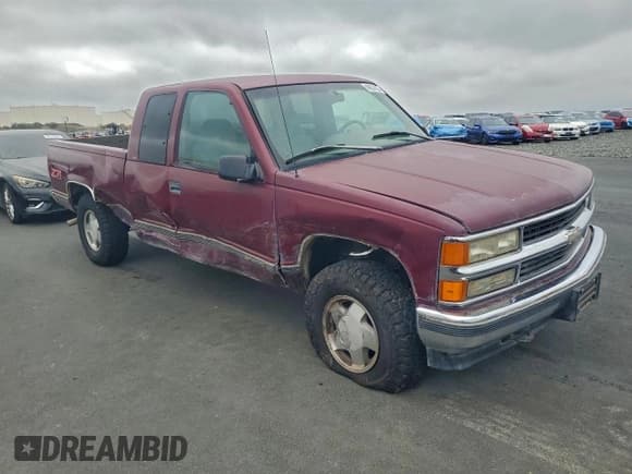 ✅ 1996 Chevrolet Silverado 1500 • VIN: 1GCEK19R4TE215153 • Лот: 94537825. Опубликован ранее на Copart с пробегом 184 351 миль. Бесплатный доступ к архиву аукционных продаж из США и подробный отчёт об истории автомобиля на DreamBid. Изображение 4.