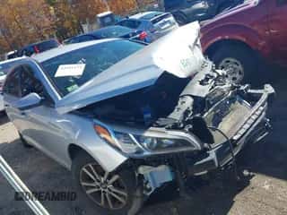 2017 Hyundai Sonata 2.4L z VIN 5NPE24AF0HH491016, wystawiony jako IAAI lot #43491233 z przebiegiem 126 089 mil mil oraz . Historia ofert i sprzedaży dostępna na DreamBid. Obrazek 1.