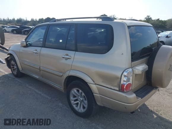 ✅ 2006 Suzuki XL7 • VIN: JS3TY92V064101982 • Lot: 41284585. Listed on IAAI with 237,353 mi. Free auction sales archive from the USA and detailed vehicle history report at DreamBid. Image 3.