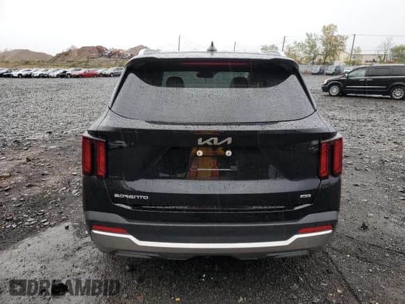 ✅ 2025 Kia Sorento S • VIN: 5XYRLDJC0SG392960 • Lot: 85005515. Wystawiony na Copart z przebiegiem 1 980 mil. Bezpłatny archiwum sprzedaży aukcyjnych z USA i szczegółowy raport historii pojazdu na DreamBid. Zdjęcie 6.