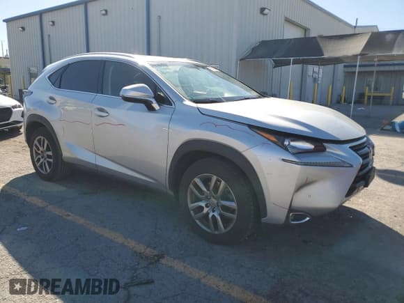 ✅ 2015 Lexus NX 200t • VIN: JTJYARBZ5F2020335 • Лот: 85161625. Опубликован ранее на Copart с пробегом 122 142 миль. Бесплатный доступ к архиву аукционных продаж из США и подробный отчёт об истории автомобиля на DreamBid. Изображение 4.