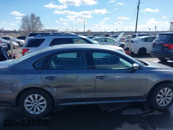 ✅ 2013 Volkswagen Passat S • VIN: 1VWAP7A35DC083220 • Lot: 41837652. Listed on IAAI with 193,966 mi. Free auction sales archive from the USA and detailed vehicle history report at DreamBid. Image 14.