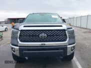 ✅ 2019 Toyota Tundra SR5 • VIN: 5TFUW5F17KX789934 • Lot: 41740856. Wystawiony na IAAI z przebiegiem 91 506 mil. Bezpłatny archiwum sprzedaży aukcyjnych z USA i szczegółowy raport historii pojazdu na DreamBid. Zdjęcie 13.