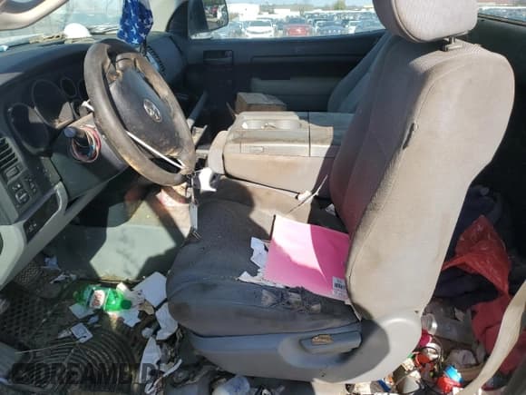 ✅ 2007 Toyota Tundra • VIN: 5TFLU52177X003063 • Лот: 84468654. Опубликован ранее на Copart с пробегом 261 247 миль. Бесплатный доступ к архиву аукционных продаж из США и подробный отчёт об истории автомобиля на DreamBid. Изображение 7.