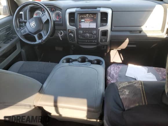 2018 Ram 1500 SLT z VIN 1C6RR7GT0JS141766, wystawiony jako Copart lot #47302265 z przebiegiem 73 331 mil mil oraz Szkoda całkowita • Salvage title. Historia ofert i sprzedaży dostępna na DreamBid. Obrazek 8.