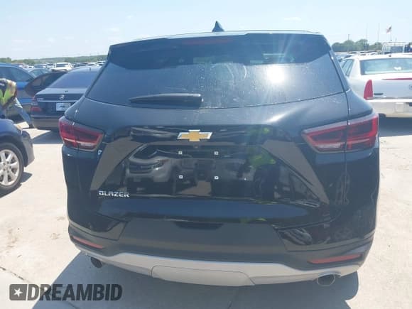 ✅ 2025 Chevrolet Blazer LT • VIN: 3GNKBCR43SS150908 • Lot: 42944270. Listed on IAAI with 12,769 mi. Free auction sales archive from the USA and detailed vehicle history report at DreamBid. Image 16.