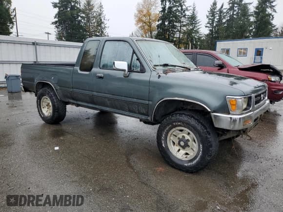 ✅ 1993 Toyota Pickup SR5 • VIN: JT4VN13G5P5104664 • Лот: 92746735. Опубликован ранее на Copart с пробегом 233 787 миль. Бесплатный доступ к архиву аукционных продаж из США и подробный отчёт об истории автомобиля на DreamBid. Изображение 4.