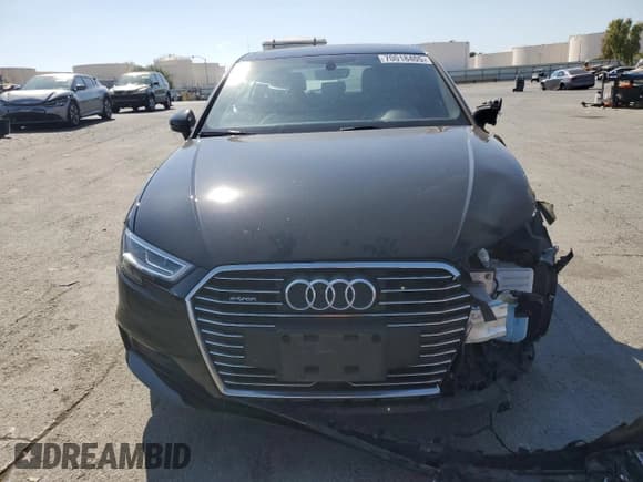 ✅ 2018 Audi A3 e-tron Sportback Premium Plus • VIN: WAUTPBFF9JA061338 • Lot: 70018405. Wystawiony na Copart z przebiegiem 59 022 mil. Bezpłatny archiwum sprzedaży aukcyjnych z USA i szczegółowy raport historii pojazdu na DreamBid. Zdjęcie 5.