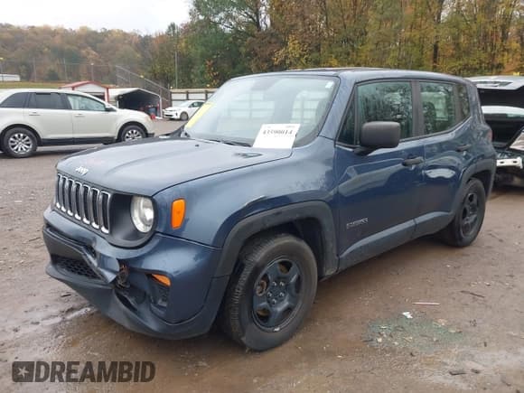 ✅ 2020 Jeep Renegade Sport • VIN: ZACNJAAB4LPL17266 • Lot: 43590014. Wystawiony na IAAI z przebiegiem 60 567 mil. Bezpłatny archiwum sprzedaży aukcyjnych z USA i szczegółowy raport historii pojazdu na DreamBid. Zdjęcie 17.