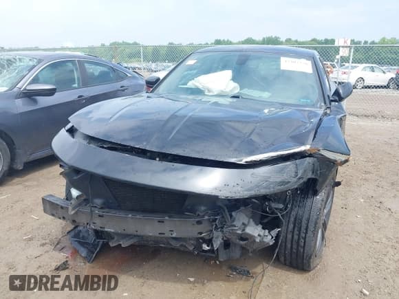 ✅ 2019 Dodge Charger SXT • VIN: 2C3CDXJG7KH710585 • Lot: 42403270. Wystawiony na IAAI z przebiegiem 115 869 mil. Bezpłatny archiwum sprzedaży aukcyjnych z USA i szczegółowy raport historii pojazdu na DreamBid. Zdjęcie 6.