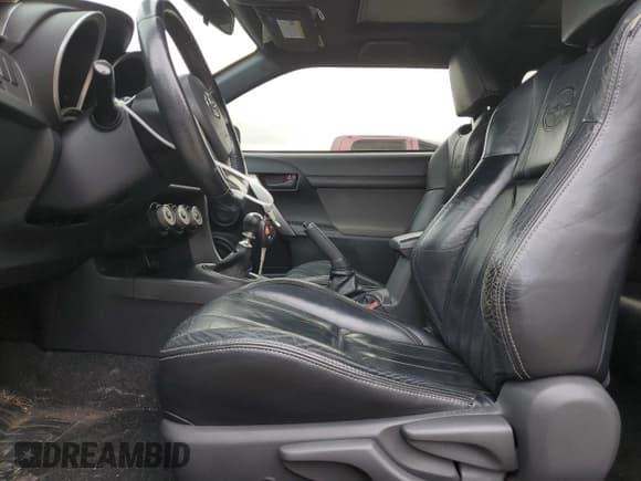 ✅ 2013 Scion tC • VIN: JTKJF5C75D3063441 • Lot: 86589505. Wystawiony na Copart z przebiegiem 198 433 mil. Bezpłatny archiwum sprzedaży aukcyjnych z USA i szczegółowy raport historii pojazdu na DreamBid. Zdjęcie 7.