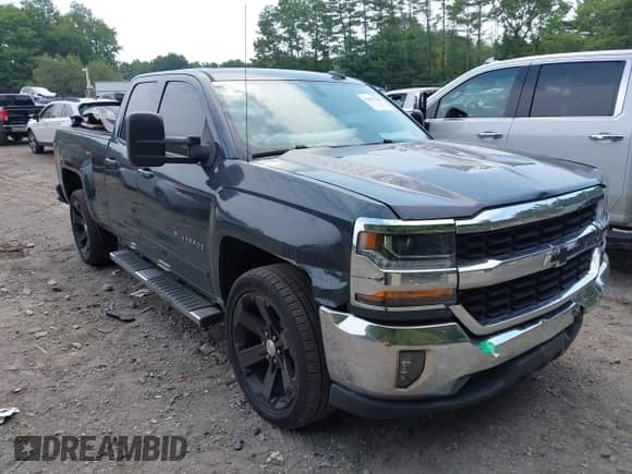 2018 Chevrolet Silverado 1500 LT z VIN 1GCRCREH9JZ111046, wystawiony jako IAAI lot #42837741 z przebiegiem 82 591 mil mil oraz . Historia ofert i sprzedaży dostępna na DreamBid. Obrazek 1.