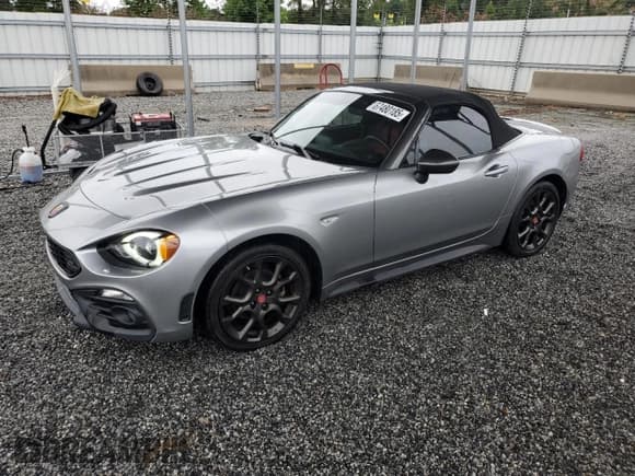 ✅ 2017 FIAT 124 Spider Lusso • VIN: JC1NFAEK7H0120746 • Лот: 67480185. Опубликован ранее на Copart с пробегом 62 713 миль. Бесплатный доступ к архиву аукционных продаж из США и подробный отчёт об истории автомобиля на DreamBid. Изображение 1.