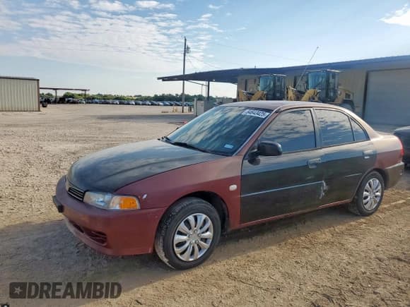 ✅ 2000 Mitsubishi Mirage DE • VIN: JA3AY26C0YU033500 • Lot: 84643425. Wystawiony na Copart z przebiegiem 213 374 mil. Bezpłatny archiwum sprzedaży aukcyjnych z USA i szczegółowy raport historii pojazdu na DreamBid. Zdjęcie 1.