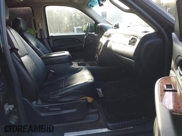 ✅ 2007 Chevrolet Suburban LT • VIN: 3GNFK16307G101922 • Lot: 43320570. Listed on IAAI with 172,591 mi. Free auction sales archive from the USA and detailed vehicle history report at DreamBid. Image 5.