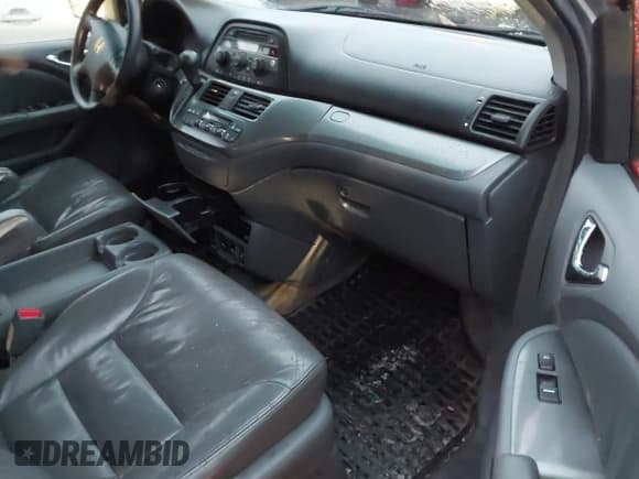 ✅ 2005 Honda Odyssey EX-L • VIN: 5FNRL38785B016084 • Lot: 43863106. Wystawiony na IAAI z przebiegiem 282 390 mil. Bezpłatny archiwum sprzedaży aukcyjnych z USA i szczegółowy raport historii pojazdu na DreamBid. Zdjęcie 5.