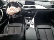 ✅ 2015 BMW 3 Series 320i xDrive • VIN: WBA3C3G58FNS73235 • Lot: 47827065. Wystawiony na Copart z przebiegiem 132 015 mil. Bezpłatny archiwum sprzedaży aukcyjnych z USA i szczegółowy raport historii pojazdu na DreamBid. Zdjęcie 8.