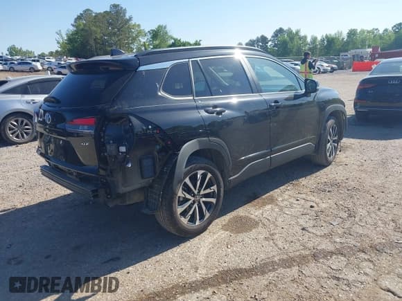 ✅ 2024 Toyota Corolla Cross XLE • VIN: 7MUDAAAG0RV080383 • Lot: 42032391. Wystawiony na IAAI z przebiegiem 16 593 mil. Bezpłatny archiwum sprzedaży aukcyjnych z USA i szczegółowy raport historii pojazdu na DreamBid. Zdjęcie 4.