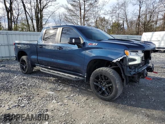 ✅ 2022 Chevrolet Silverado 1500 LT Trail Boss • VIN: 3GCUDFET3NG553742 • Lot: 85265905. Wystawiony na Copart z przebiegiem 41 518 mil. Bezpłatny archiwum sprzedaży aukcyjnych z USA i szczegółowy raport historii pojazdu na DreamBid. Zdjęcie 4.