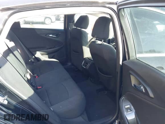 2016 Chevrolet Malibu LT z VIN 1G1ZE5STXGF281284, wystawiony jako IAAI lot #43500454 z przebiegiem 149 133 mil mil oraz . Historia ofert i sprzedaży dostępna na DreamBid. Obrazek 8.