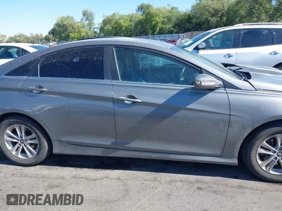 2014 Hyundai Sonata GLS с VIN 5NPEB4AC6EH853061, выставлен на аукционе IAAI как лот 42940875 с пробегом 158 432 миль миль и . История ставок и продаж доступна на DreamBid. Изображение 13.