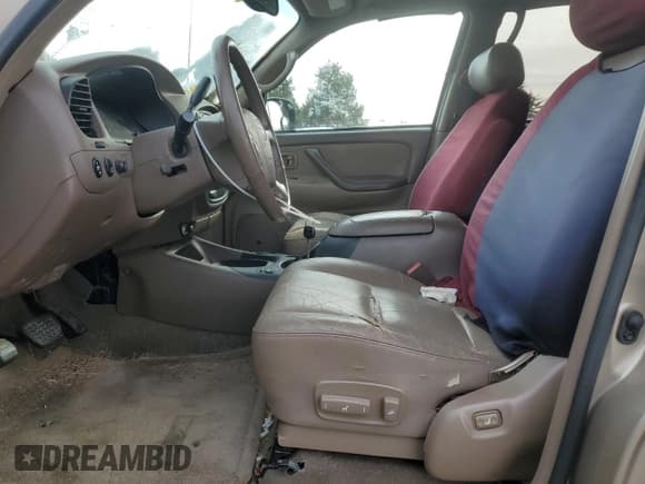 ✅ 2003 Toyota Sequoia SR5 • VIN: 5TDZT34A73S156752 • Lot: 92637085. Listed on Copart with 236,031 mi. Free auction sales archive from the USA and detailed vehicle history report at DreamBid. Image 7.