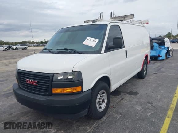 ✅ 2022 GMC Savana Cargo • VIN: 1GTW7AF75N1149215 • Lot: 41307350. Wystawiony na IAAI z przebiegiem 117 793 mil. Bezpłatny archiwum sprzedaży aukcyjnych z USA i szczegółowy raport historii pojazdu na DreamBid. Zdjęcie 6.