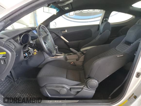 ✅ 2013 Hyundai Genesis Coupe Premium • VIN: KMHHT6KD9DU110519 • Lot: 56065065. Wystawiony na Copart z przebiegiem 26 465 mil. Bezpłatny archiwum sprzedaży aukcyjnych z USA i szczegółowy raport historii pojazdu na DreamBid. Zdjęcie 7.