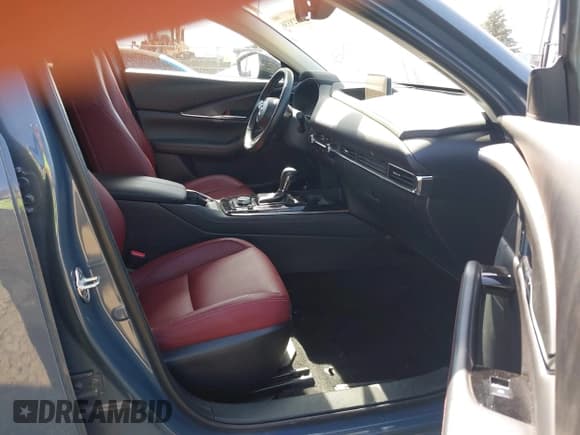 ✅ 2022 Mazda CX-30 S Carbon Edition • VIN: 3MVDMBCL8NM422737 • Lot: 42229336. Listed on IAAI with 14,665 mi. Free auction sales archive from the USA and detailed vehicle history report at DreamBid. Image 5.