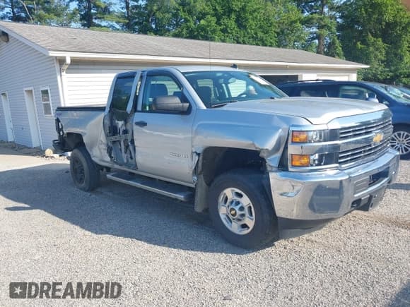 ✅ 2015 Chevrolet Silverado 2500HD LT • VIN: 1GC2KVEG8FZ101104 • Lot: 42563927. Wystawiony na IAAI z przebiegiem 60 419 mil. Bezpłatny archiwum sprzedaży aukcyjnych z USA i szczegółowy raport historii pojazdu na DreamBid. Zdjęcie 1.