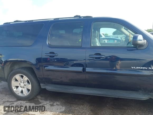 ✅ 2007 GMC Yukon XL SLT • VIN: 1GKFC16057J234139 • Lot: 42499457. Listed on IAAI with 196,721 mi. Free auction sales archive from the USA and detailed vehicle history report at DreamBid. Image 13.