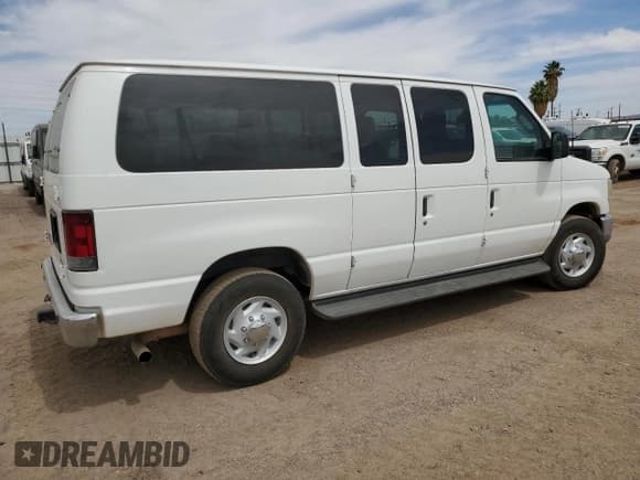 ✅ 2011 Ford Econoline Passenger XL • VIN: 1FBNE3BL0BDA16473 • Lot: 58950135. Wystawiony na Copart z przebiegiem 178 565 mil. Bezpłatny archiwum sprzedaży aukcyjnych z USA i szczegółowy raport historii pojazdu na DreamBid. Zdjęcie 3.
