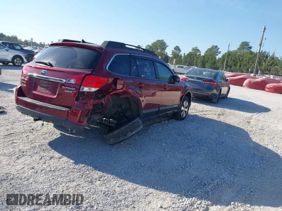 ✅ 2011 Subaru Outback Limited Power Moon • VIN: 4S4BRDLC2B2319236 • Lot: 43725038. Listed on IAAI with 108,114 mi. Free auction sales archive from the USA and detailed vehicle history report at DreamBid. Image 4.
