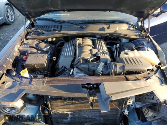 ✅ 2016 Dodge Challenger R/T Scat Pack • VIN: 2C3CDZFJ6GH235941 • Lot: 79954103. Wystawiony na Copart z przebiegiem 39 283 mil. Bezpłatny archiwum sprzedaży aukcyjnych z USA i szczegółowy raport historii pojazdu na DreamBid. Zdjęcie 11.