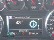 ✅ 2016 Chevrolet Silverado 2500HD LT • VIN: 1GC1KVE80GF235550 • Lot: 43737325. Wystawiony na IAAI z przebiegiem 256 055 mil. Bezpłatny archiwum sprzedaży aukcyjnych z USA i szczegółowy raport historii pojazdu na DreamBid. Zdjęcie 15.