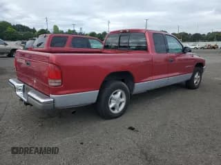 ✅ 1998 Dodge Dakota SLT • VIN: 1B7GL22X9WS737142 • Lot: 71386824. Wystawiony na Copart z przebiegiem 123 363 mil. Bezpłatny archiwum sprzedaży aukcyjnych z USA i szczegółowy raport historii pojazdu na DreamBid. Zdjęcie 3.