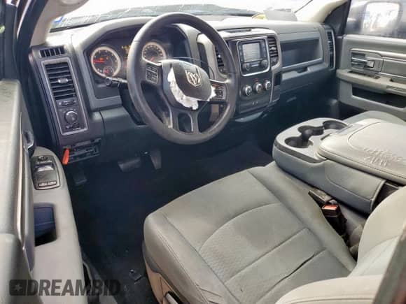 2017 Ram 1500 Tradesman z VIN 3C6JR6AG4HG636931, wystawiony jako Copart lot #60932795 z przebiegiem 157 961 mil mil oraz Szkoda całkowita • Salvage title. Historia ofert i sprzedaży dostępna na DreamBid. Obrazek 8.