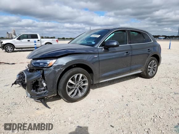 ✅ 2024 Audi Q5 S line Premium • VIN: WA1GAAFY4R2143365 • Lot: 92955345. Wystawiony na Copart z przebiegiem Nie podano. Bezpłatny archiwum sprzedaży aukcyjnych z USA i szczegółowy raport historii pojazdu na DreamBid. Zdjęcie 1.