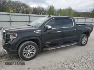 ✅ 2022 GMC Sierra 1500 Denali • VIN: 3GTUUGELXNG663242 • Лот: 50727535. Опубликован ранее на Copart с пробегом 51 919 миль. Бесплатный доступ к архиву аукционных продаж из США и подробный отчёт об истории автомобиля на DreamBid. Изображение 1.