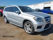 ✅ 2015 Mercedes-Benz GL 550 • VIN: 4JGDF7DE5FA518831 • Лот: 42640330. Опубликован ранее на IAAI с пробегом 105 742 миль. Бесплатный доступ к архиву аукционных продаж из США и подробный отчёт об истории автомобиля на DreamBid. Изображение 1.