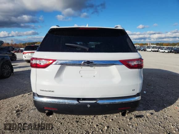 ✅ 2020 Chevrolet Traverse LT Cloth • VIN: 1GNERGKW2LJ261352 • Lot: 89724715. Listed on Copart with 77,801 mi. Free auction sales archive from the USA and detailed vehicle history report at DreamBid. Image 6.