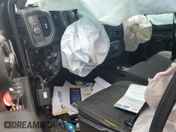 ✅ 2020 Chevrolet Silverado 1500 Custom • VIN: 3GCPWBEF7LG380427 • Lot: 69968474. Wystawiony na Copart z przebiegiem Nie podano. Bezpłatny archiwum sprzedaży aukcyjnych z USA i szczegółowy raport historii pojazdu na DreamBid. Zdjęcie 8.