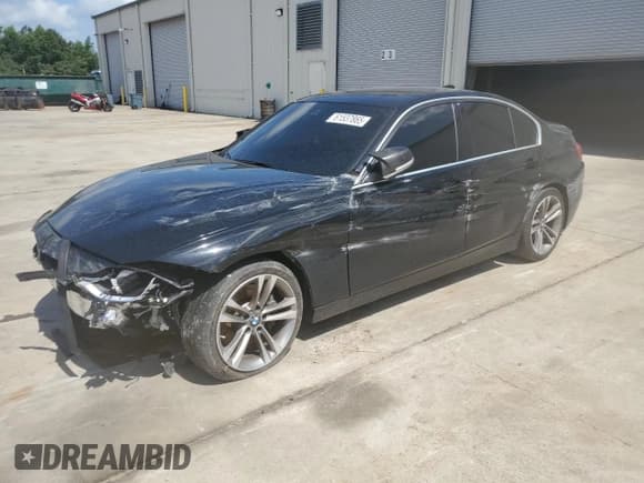 ✅ 2017 BMW 3 Series 340i • VIN: WBA8B3G36HNU35860 • Лот: 61537865. Опубликован ранее на Copart с пробегом 82 536 миль. Бесплатный доступ к архиву аукционных продаж из США и подробный отчёт об истории автомобиля на DreamBid. Изображение 1.
